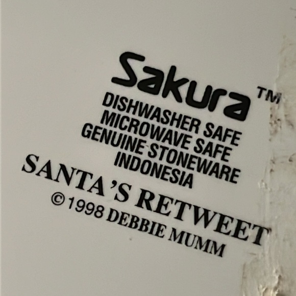 New Debbie Mumm Sakura Santa Plates - Picture 4 of 8